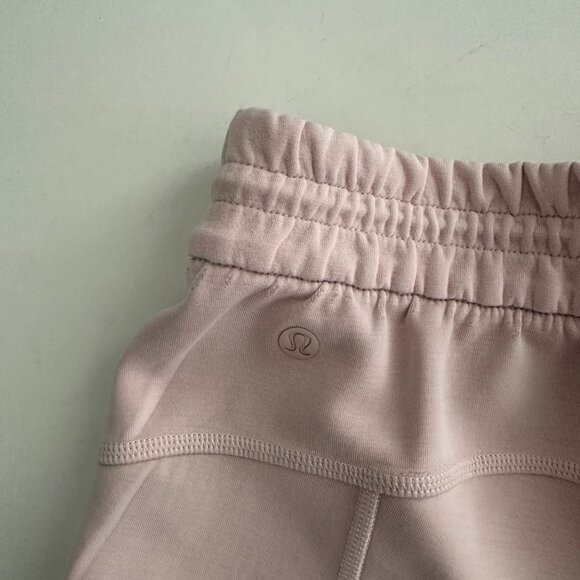 Lululemon Softstreme High-Rise Short 4" Size 2 Light pink - Picture 6 of 7